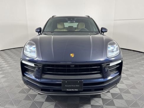 Certified 2022 Porsche Macan image 6