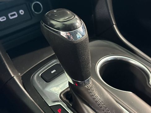 Used 2020 Chevrolet Equinox LS AWD/4WD image 22