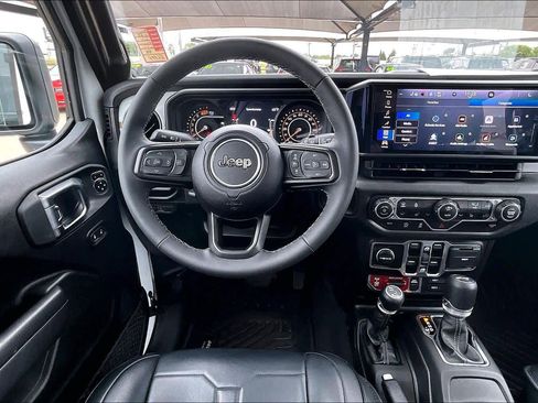 Used 2025 Jeep Wrangler Unlimited Sport AWD/4WD image 7