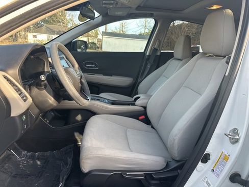 Used 2019 Honda HR-V EX image 13