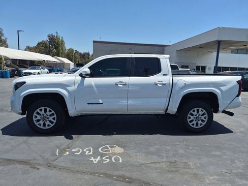 Used 2025 Toyota Tacoma SR5 RWD image 4