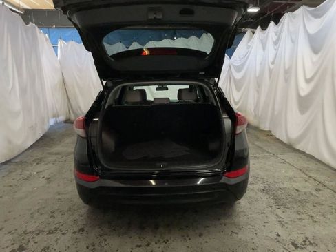 Used 2018 Hyundai Tucson SE AWD/4WD image 16