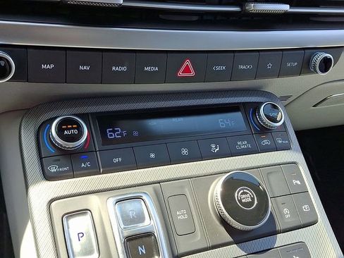 Used 2025 Hyundai Palisade SEL FWD image 15