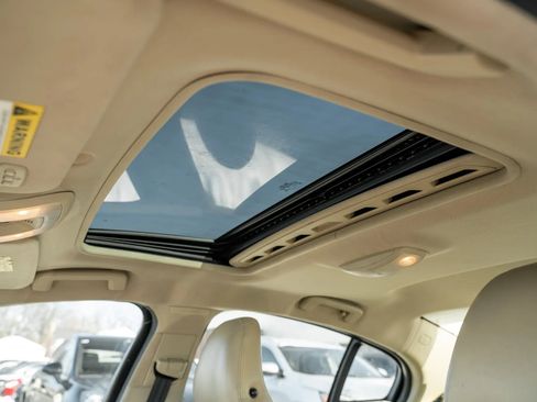 Used 2015 Volvo S60 T5 Platinum image 16