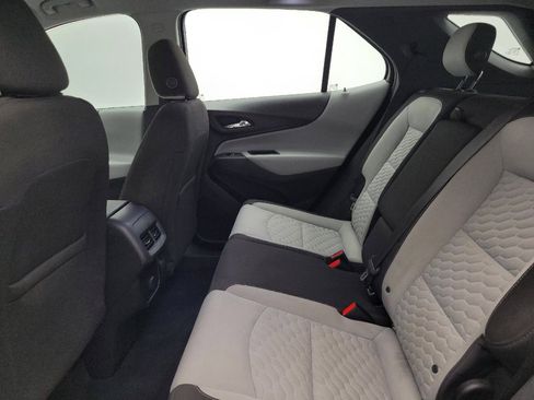 Used 2018 Chevrolet Equinox LS image 18