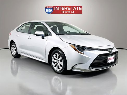 Certified 2025 Toyota Corolla LE FWD image 1