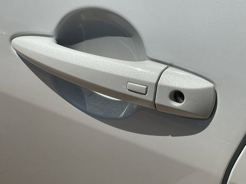 New 2025 Nissan Sentra SR w/ Midnight Edition image 9