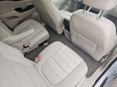 Used 2023 GMC Acadia Denali w/ Denali Ultimate Package image 11