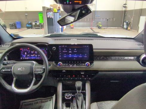 Used 2024 Chevrolet Colorado ZR2 w/ Safety Package AWD/4WD image 6