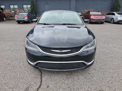 Used 2016 Chrysler 200 Limited Platinum w/ Comfort & Convenience Group image 2