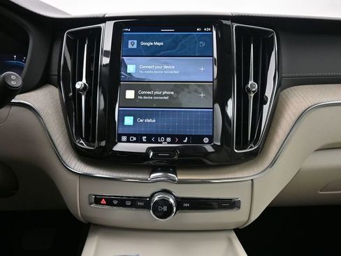 Used 2022 Volvo XC60 B5 Inscription w/ Climate Package image 13