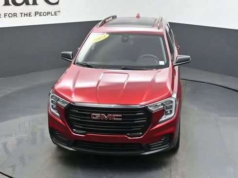 Used 2023 GMC Terrain SLE w/ Driver Convenience Package FWD image 60