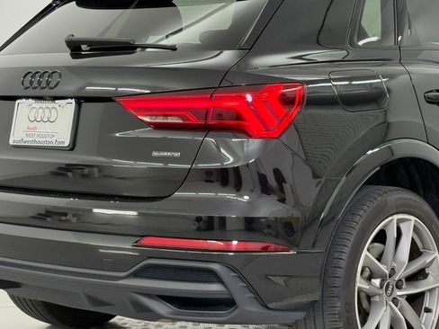Used 2023 Audi Q3 2.0T Premium w/ Black Optic Sport Package image 12