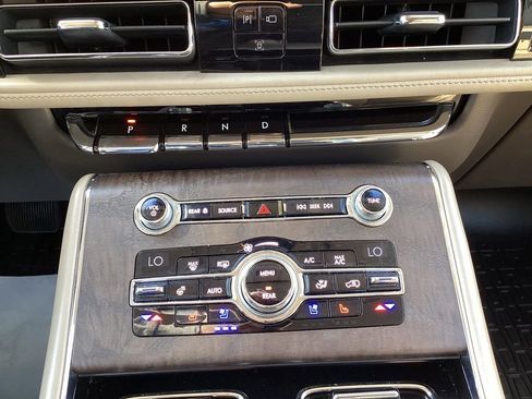 Used 2020 Lincoln Aviator Reserve w/ Equipment Group 202A AWD/4WD image 29