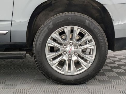 Used 2024 GMC Yukon XL Denali AWD/4WD image 16
