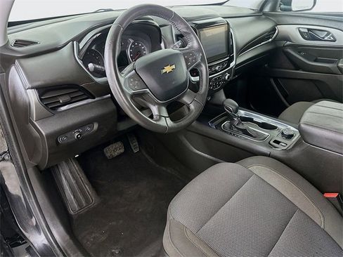 Used 2018 Chevrolet Traverse LT image 21
