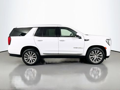Used 2023 GMC Yukon Denali AWD/4WD image 4