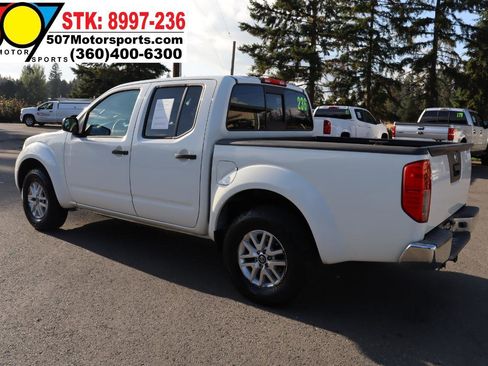 Used 2014 Nissan Frontier SV AWD/4WD image 7