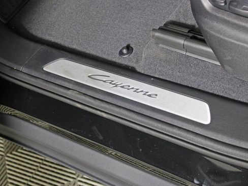 New 2026 Porsche Cayenne Coupe image 17