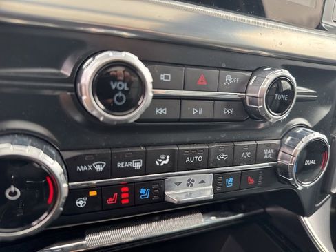 Used 2025 Ford F150 Lariat w/ Equipment Group 501A Mid image 20