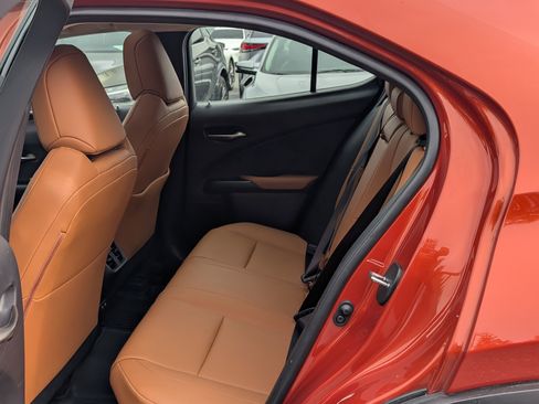 Used 2020 Lexus UX 250h w/ Premium Package image 12