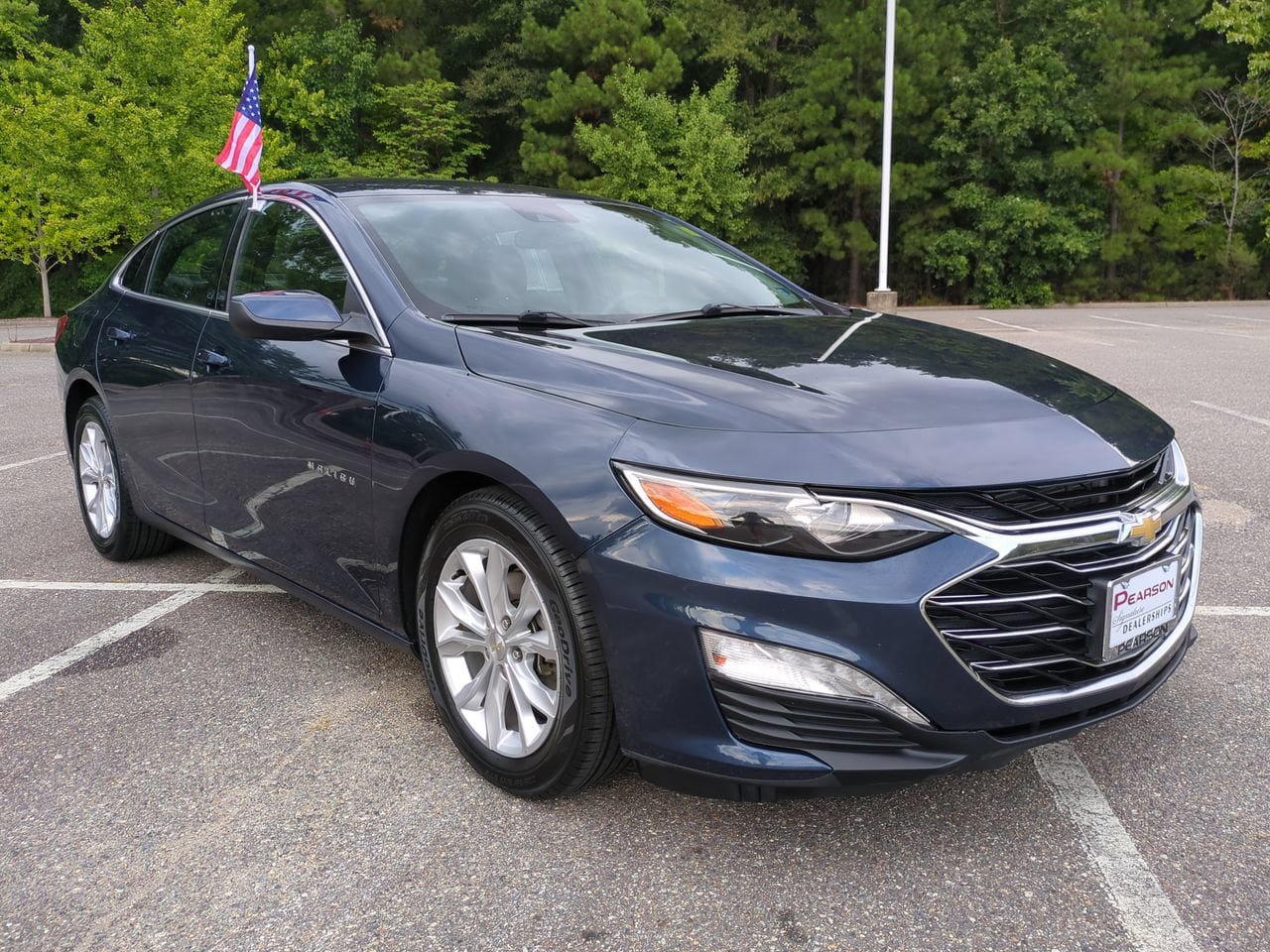 Used 2019 Chevrolet Malibu LT w/ Driver Confidence Package II FWD image 2