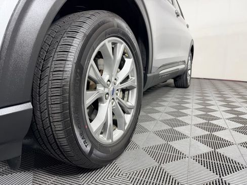 Used 2022 Ford Explorer Limited AWD/4WD image 12