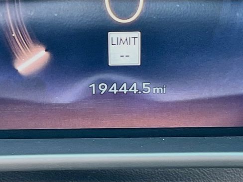 Used 2025 Lincoln Aviator AWD image 12