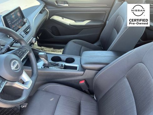 Certified 2025 Nissan Altima 2.5 SV FWD image 17