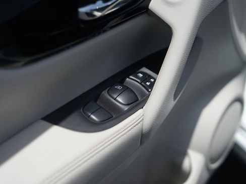 Used 2019 Nissan Rogue Sport SV w/ Technology Package FWD image 29