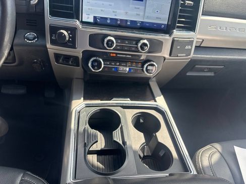 Certified 2022 Ford F250 Lariat w/ Lariat Ultimate Package AWD/4WD image 17