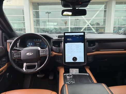 Used 2022 Ford Expedition Platinum AWD/4WD image 9