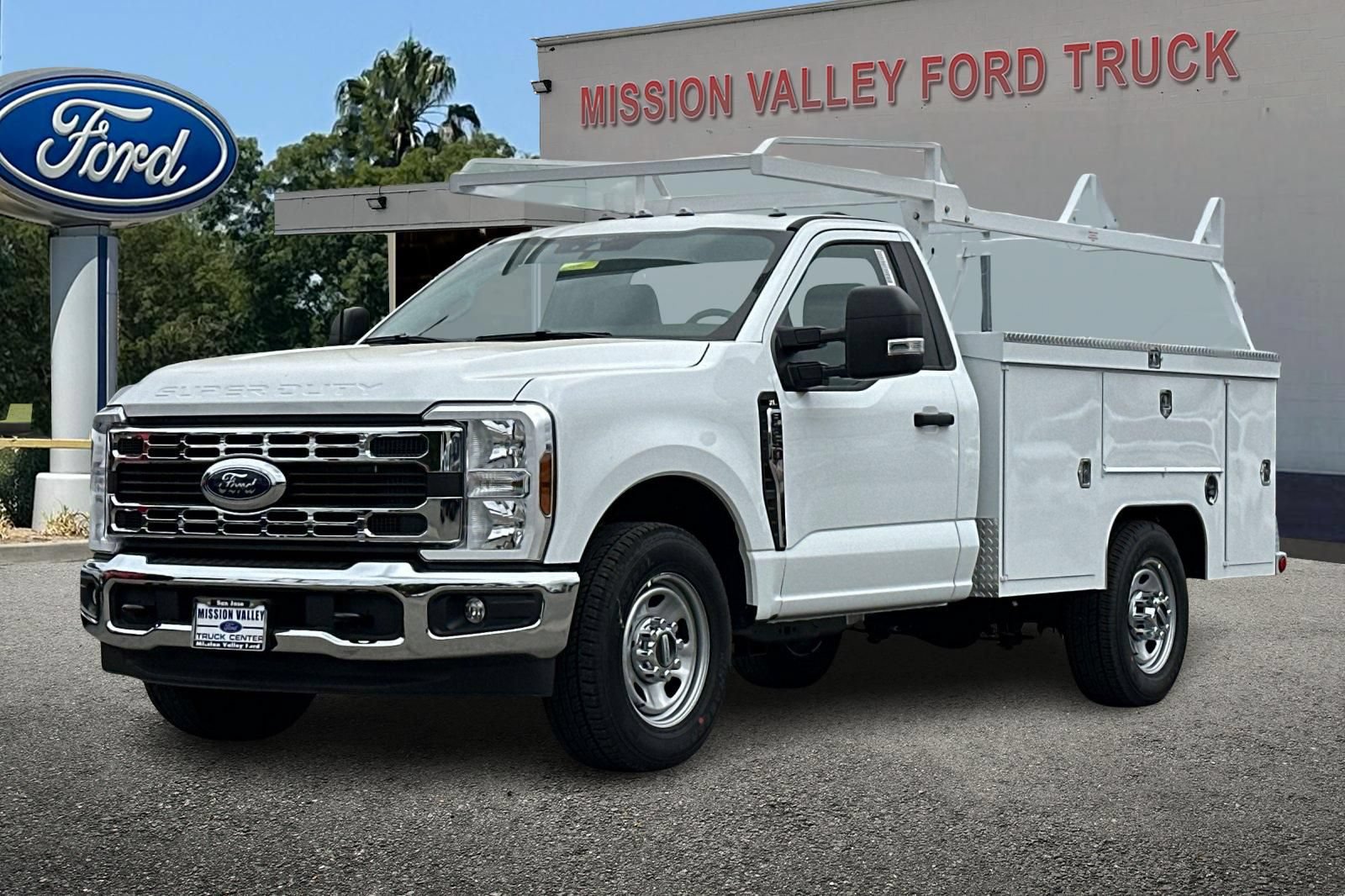 New 2025 Ford F350 XL w/ XL Chrome Package RWD image 8