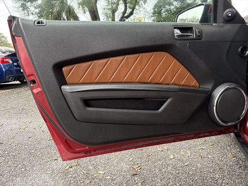 Used 2010 Ford Mustang GT image 26