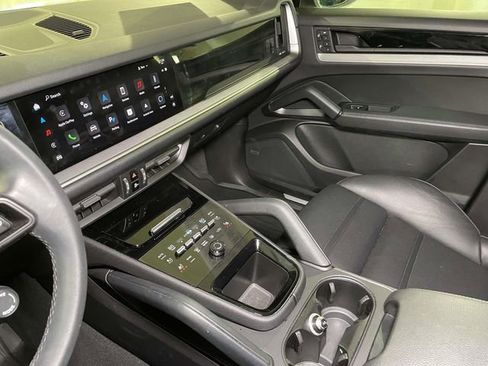 Certified 2025 Porsche Cayenne w/ Premium Package Plus image 34