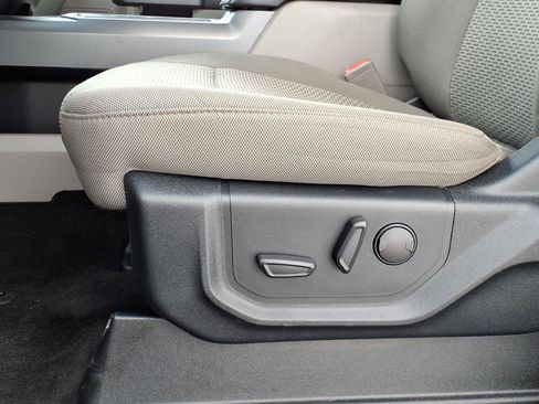 Used 2019 Ford F150 XLT w/ Equipment Group 302A Luxury AWD/4WD image 15