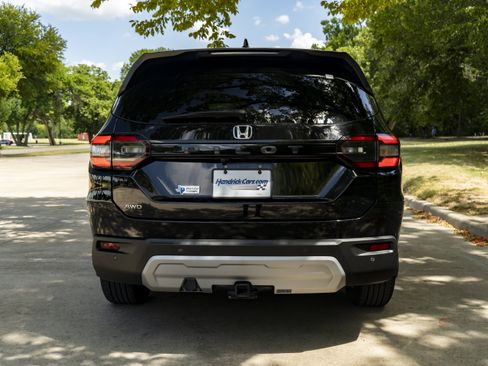 Used 2025 Honda Pilot EX-L image 8
