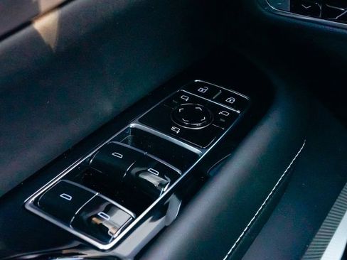 Used 2026 Cadillac Vistiq Platinum image 25