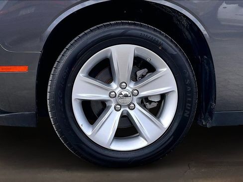 Used 2023 Dodge Challenger SXT image 33