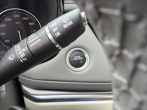 Used 2025 Cadillac XT5 Premium Luxury AWD/4WD image 20