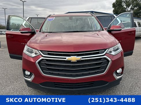 Used 2021 Chevrolet Traverse LT image 34