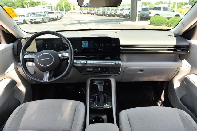 Used 2024 Hyundai Kona SEL FWD image 7