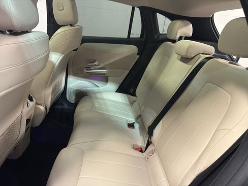 Used 2021 Mercedes-Benz GLA 250 4MATIC image 29