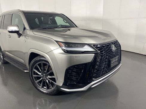 Used 2024 Lexus LX 600 F Sport image 2
