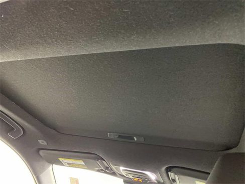 Used 2024 Toyota Corolla Cross XSE image 13