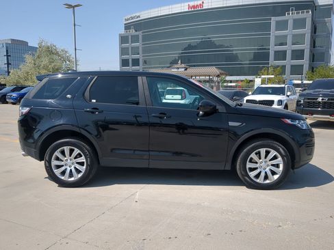 Used 2019 Land Rover Discovery Sport SE AWD/4WD image 6