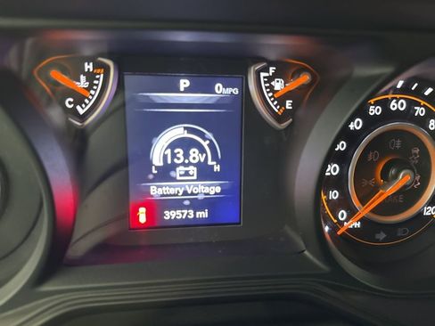 Used 2024 Jeep Wrangler Sport S image 35