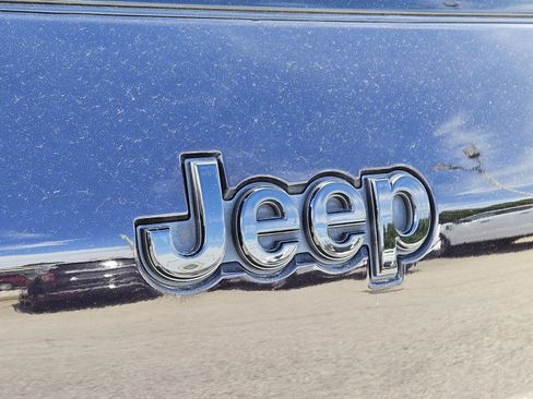 Used 2023 Jeep Grand Cherokee L Limited w/ Luxury Tech Group II AWD/4WD image 15