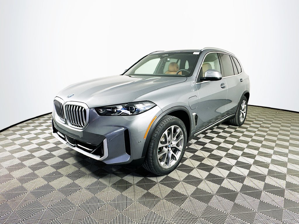 Used 2026 BMW X5 xDrive50e AWD/4WD image 4