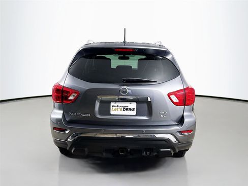 Used 2018 Nissan Pathfinder SV w/ SV Tech Package image 8